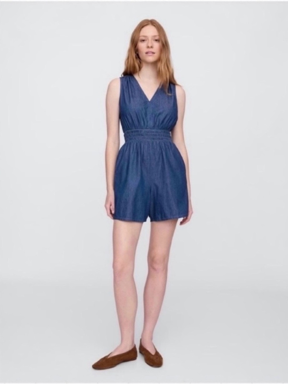 💙 NWT! GAP Blue Denim Smocked V-Neck Romper - Size Medium